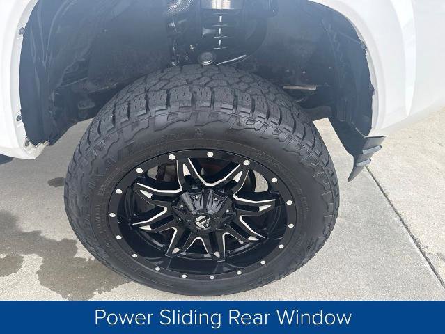 Used 2017 Toyota Tacoma SR5 w/ Tow Package RWD image 6