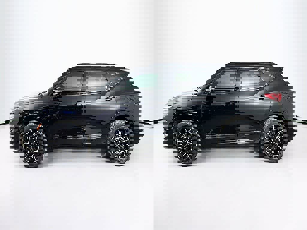 Used 2023 Chevrolet Blazer RS w/ Driver Confidence II Package image 3