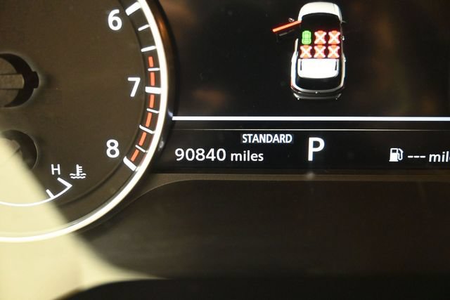 Used 2022 Nissan Pathfinder SV FWD image 18