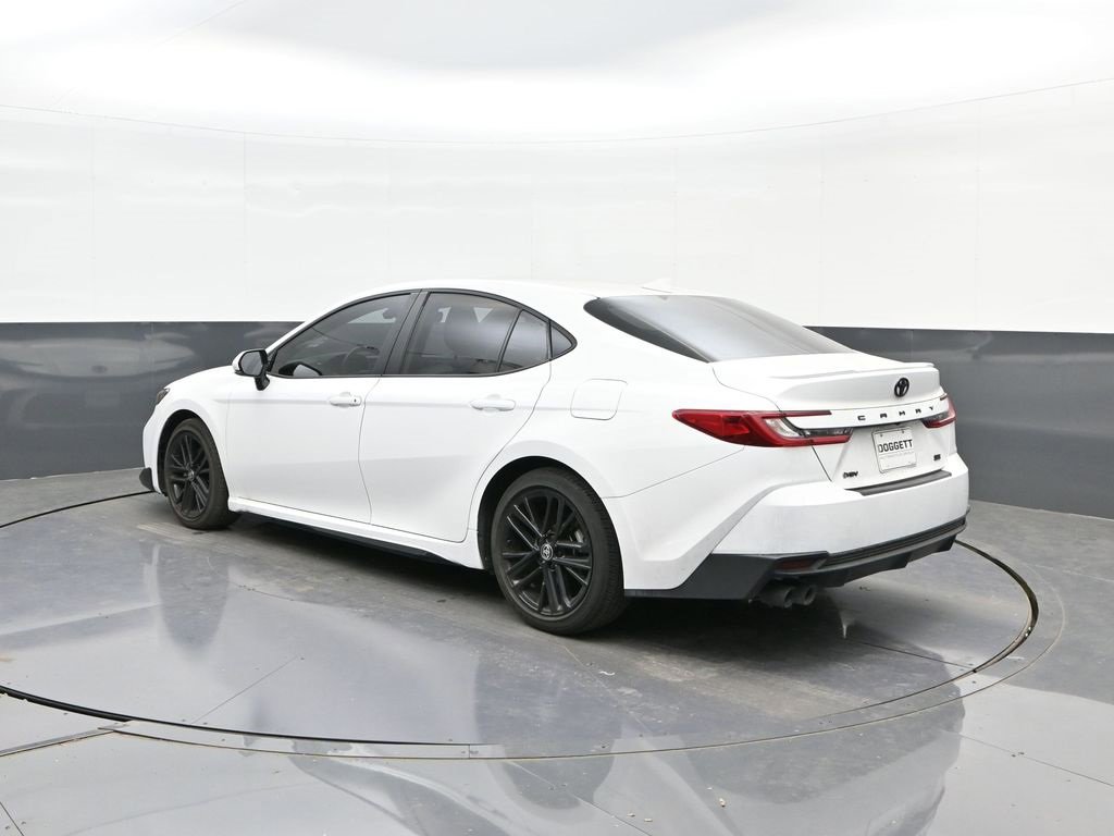 Used 2025 Toyota Camry SE image 5