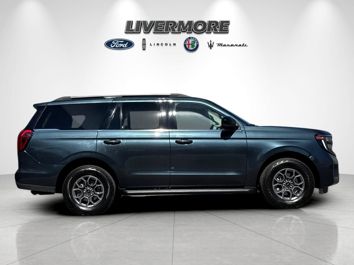 Certified 2025 Ford Expedition Active AWD/4WD image 2