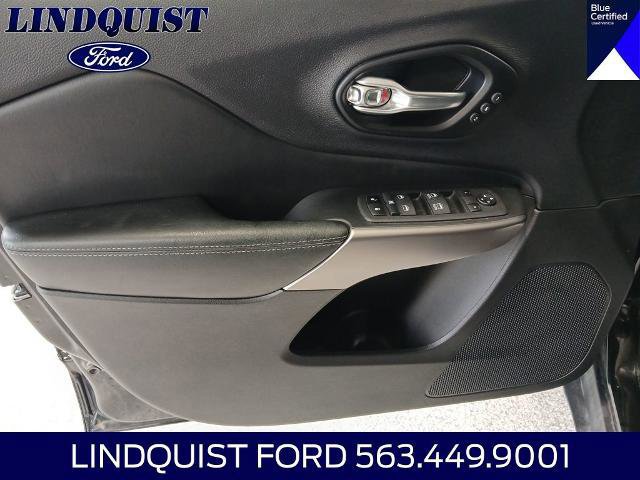 Used 2022 Jeep Cherokee Limited AWD/4WD image 10
