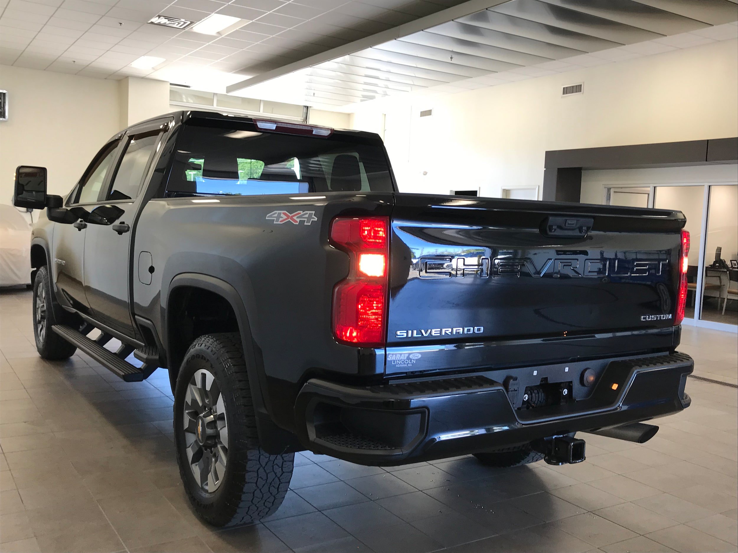 Used 2022 Chevrolet Silverado 2500 Custom w/ Custom Convenience Package AWD/4WD image 5