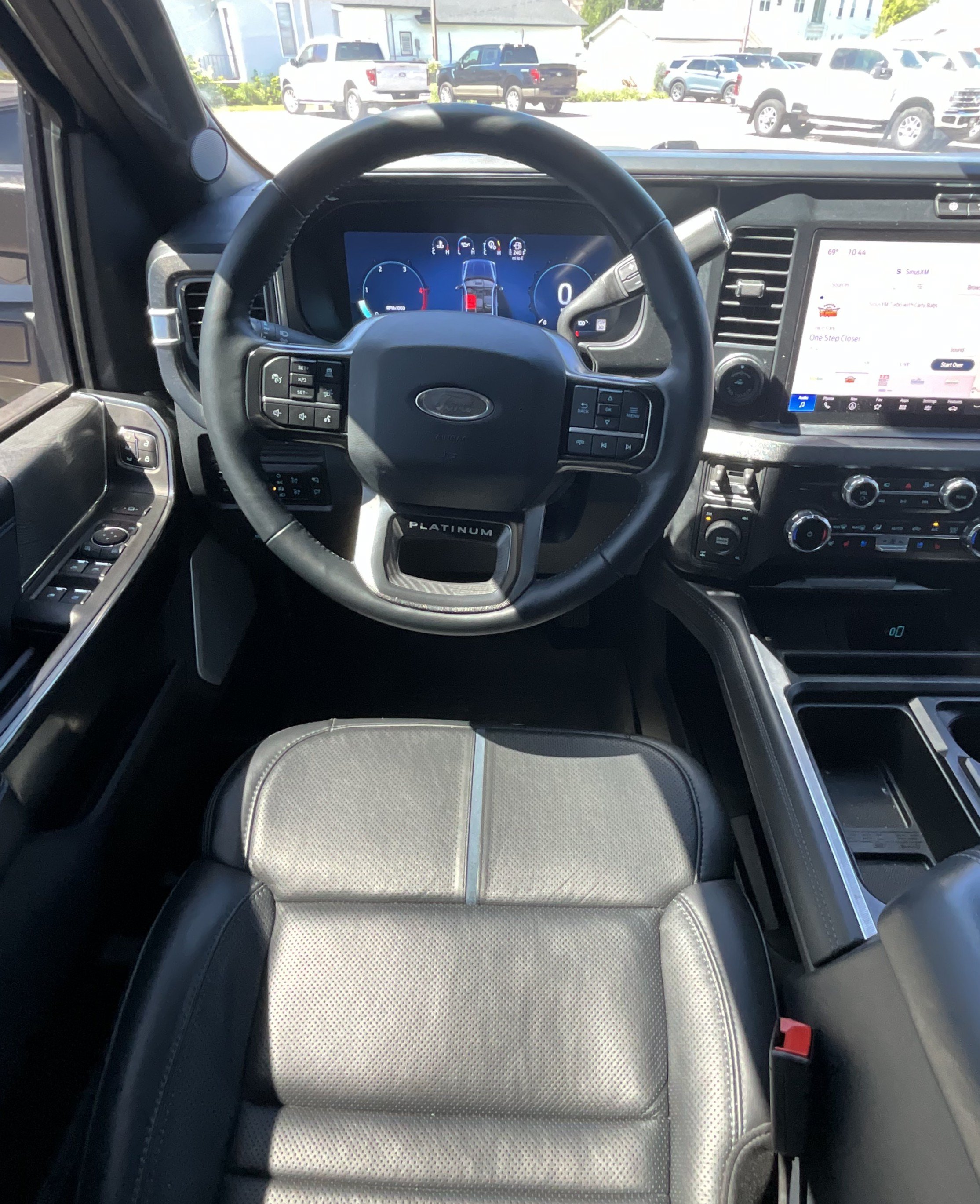 Certified 2025 Ford F350 Platinum AWD/4WD image 13