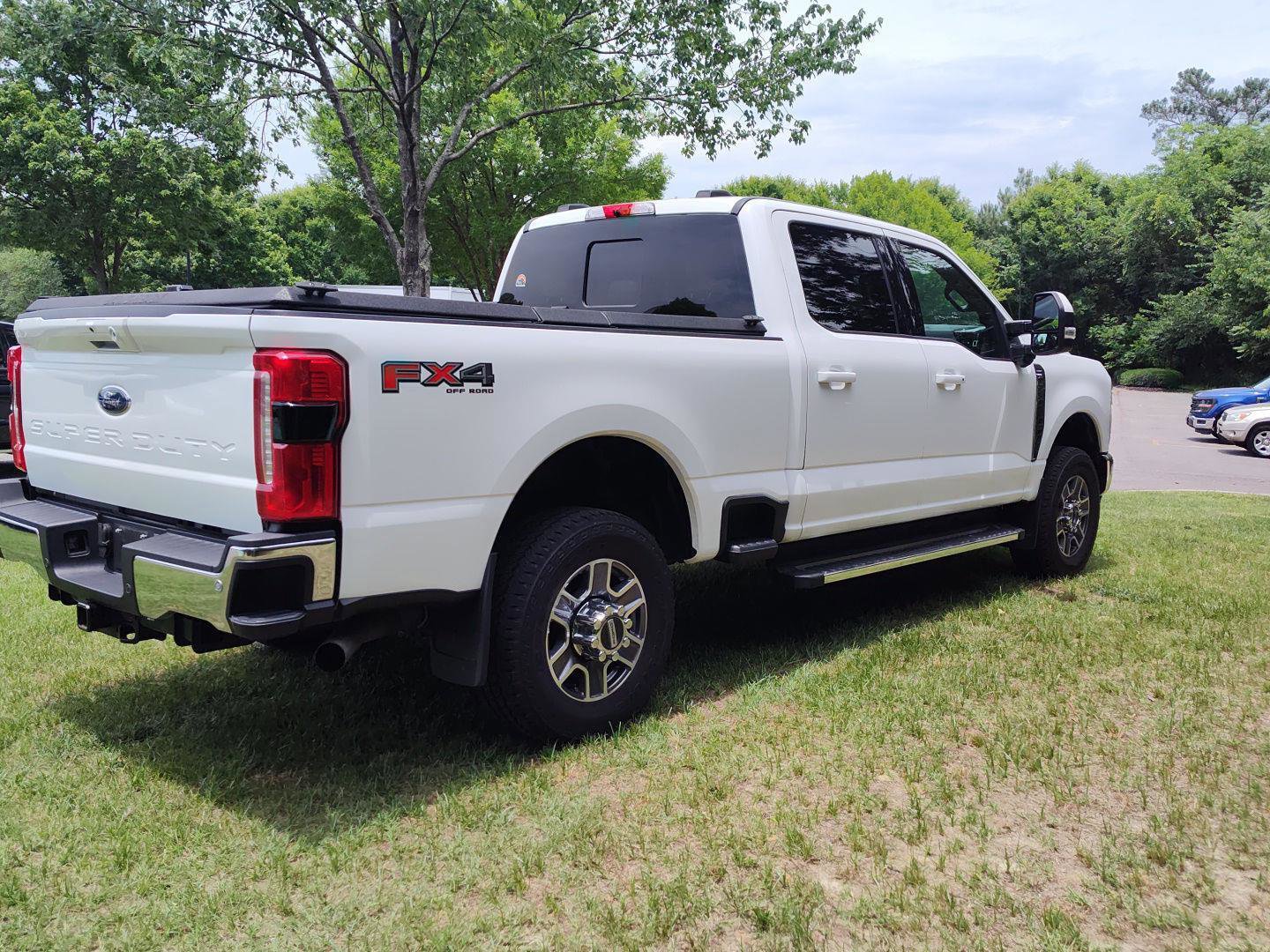 Certified 2023 Ford F250 Lariat w/ FX4 Off-Road Package AWD/4WD image 6