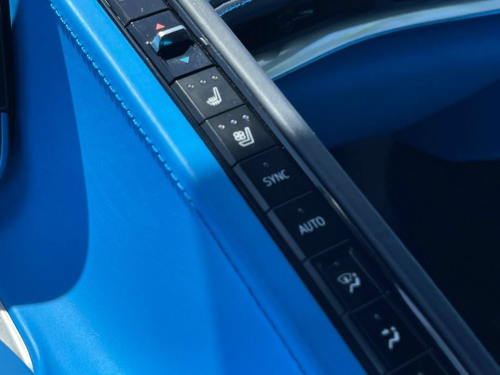 Used 2022 Chevrolet Corvette Stingray Premium Cpe w/ Z51 Performance Package RWD image 25