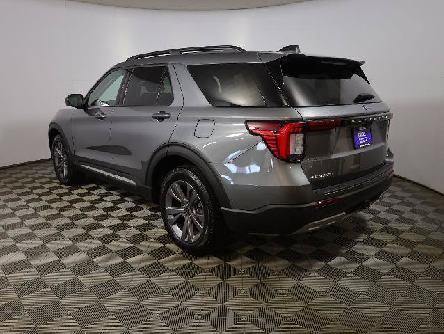 Certified 2025 Ford Explorer Active w/ Active Comfort Package AWD/4WD image 7