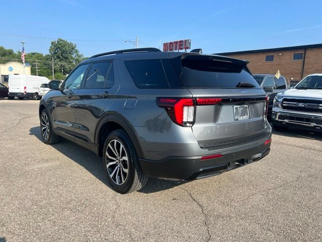 Certified 2025 Ford Explorer ST-Line AWD/4WD image 4