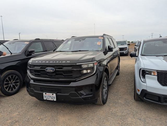 Certified 2025 Ford Expedition Max Active AWD/4WD image 2