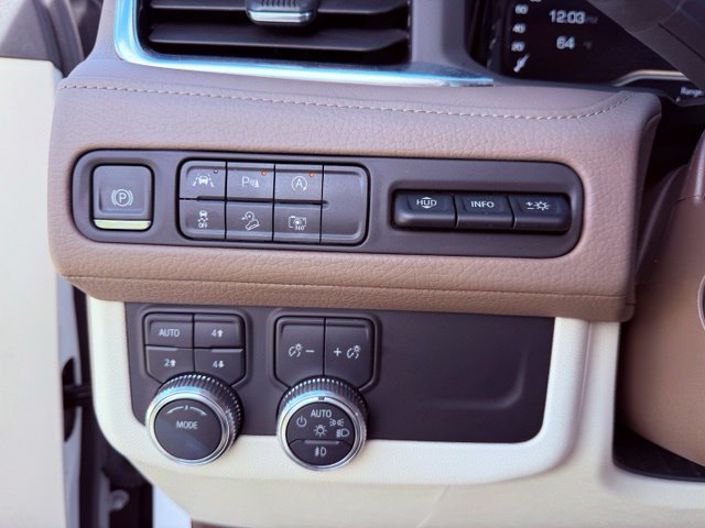 Used 2024 GMC Yukon Denali AWD/4WD image 16