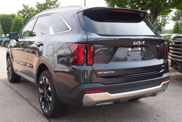 Used 2025 Kia Sorento EX w/ Panoramic Sunroof Package AWD/4WD image 5