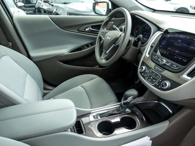 Used 2023 Chevrolet Malibu LT image 30