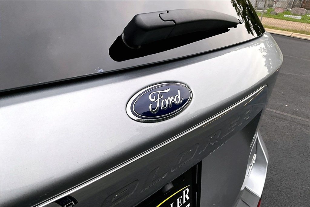 Certified 2023 Ford Explorer XLT w/ Equipment Group 202A AWD/4WD image 32