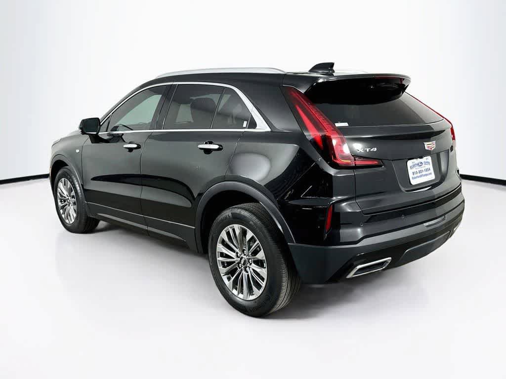 Used 2025 Cadillac XT4 Premium Luxury FWD image 4