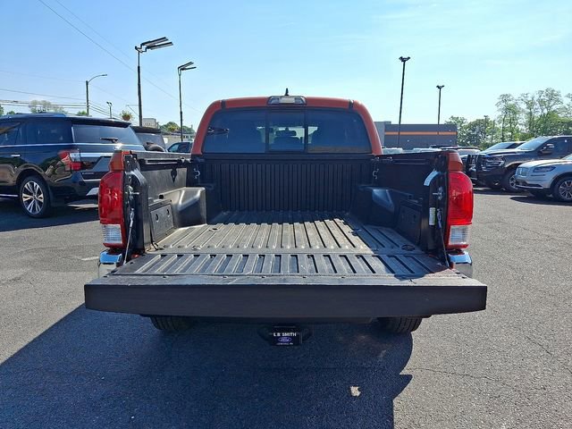 Used 2017 Toyota Tacoma SR5 w/ Tow Package AWD/4WD image 29