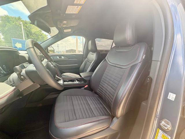 Certified 2025 Ford Explorer ST-Line w/ Premium Package RWD image 16