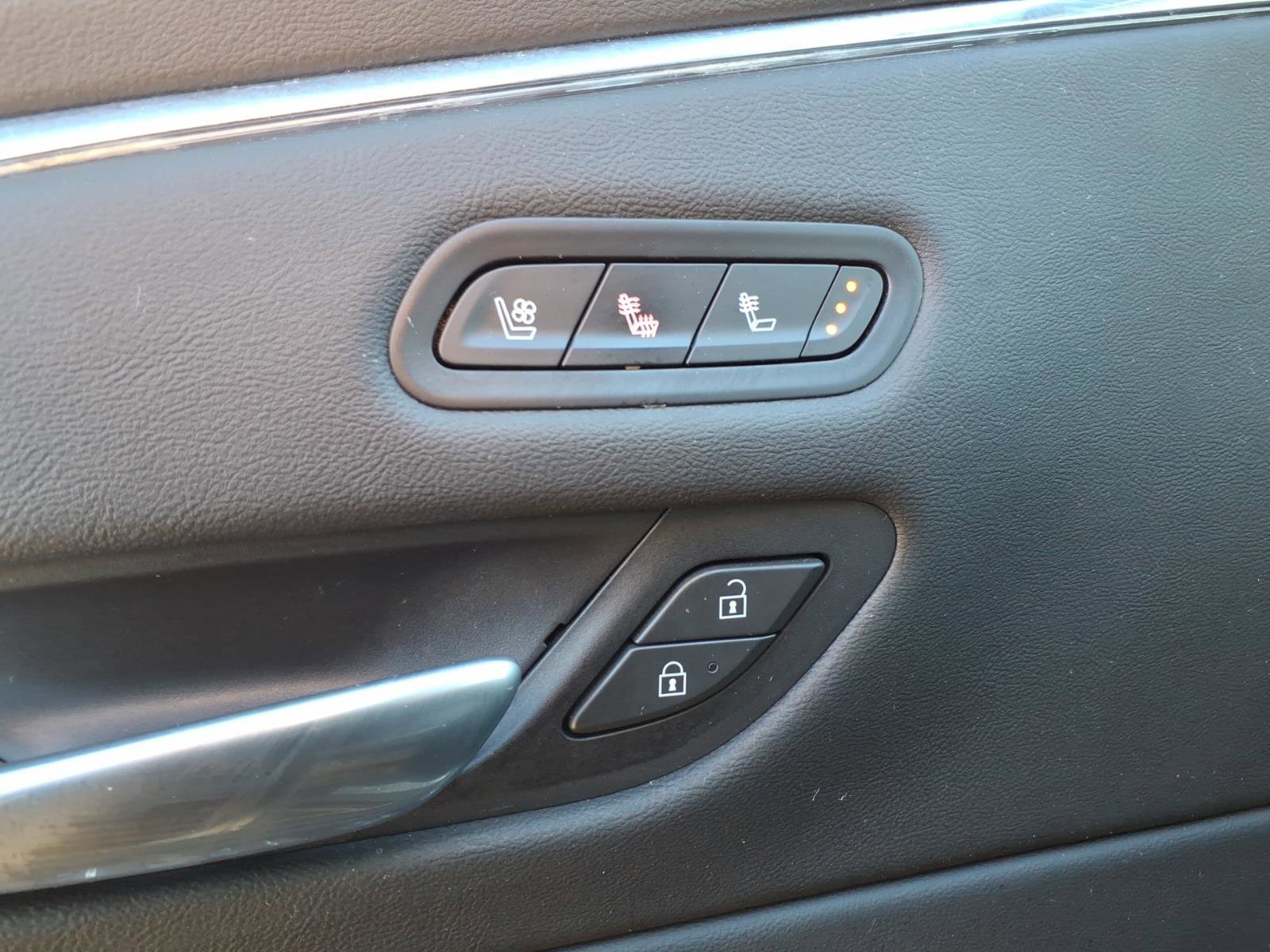 Used 2021 Cadillac Escalade Premium Luxury w/ Performance Package image 20