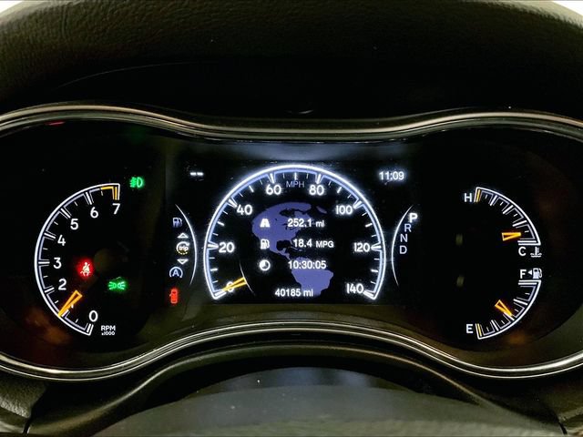 Used 2021 Jeep Grand Cherokee Laredo AWD/4WD image 19