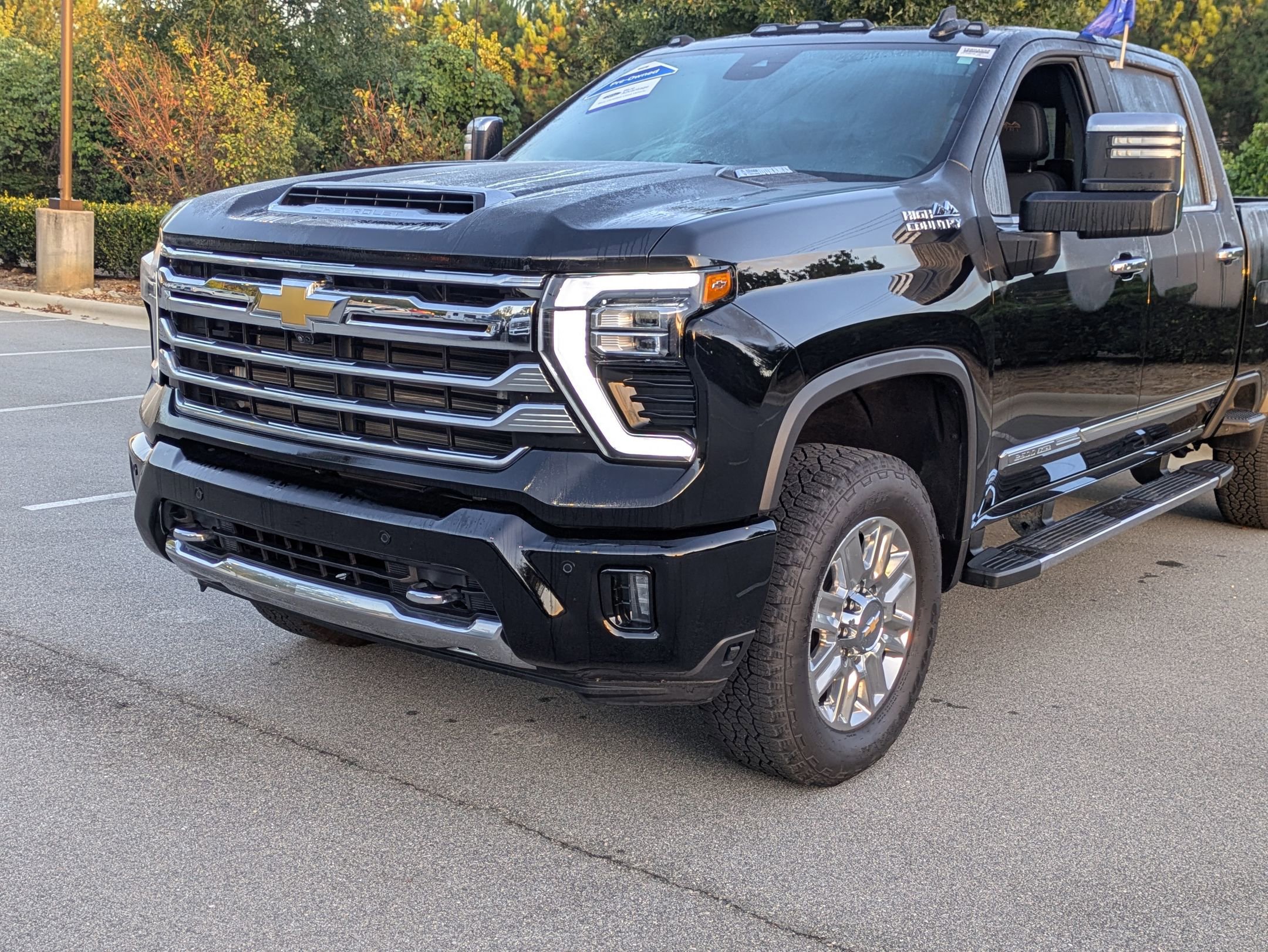 Used 2025 Chevrolet Silverado 2500 High Country w/ Technology Package image 2