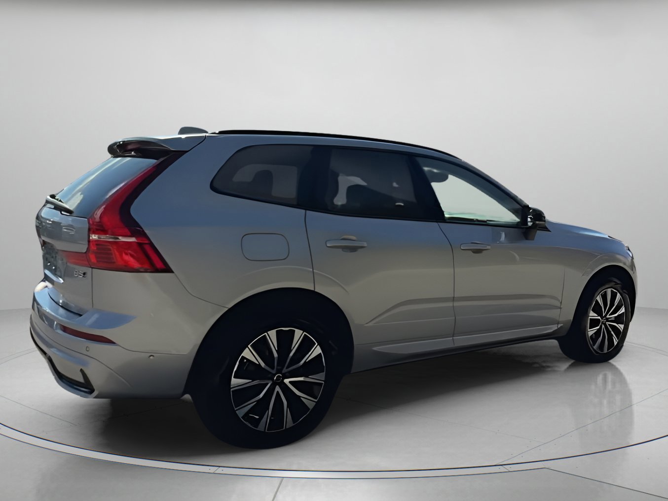 Used 2025 Volvo XC60 B5 Plus image 22