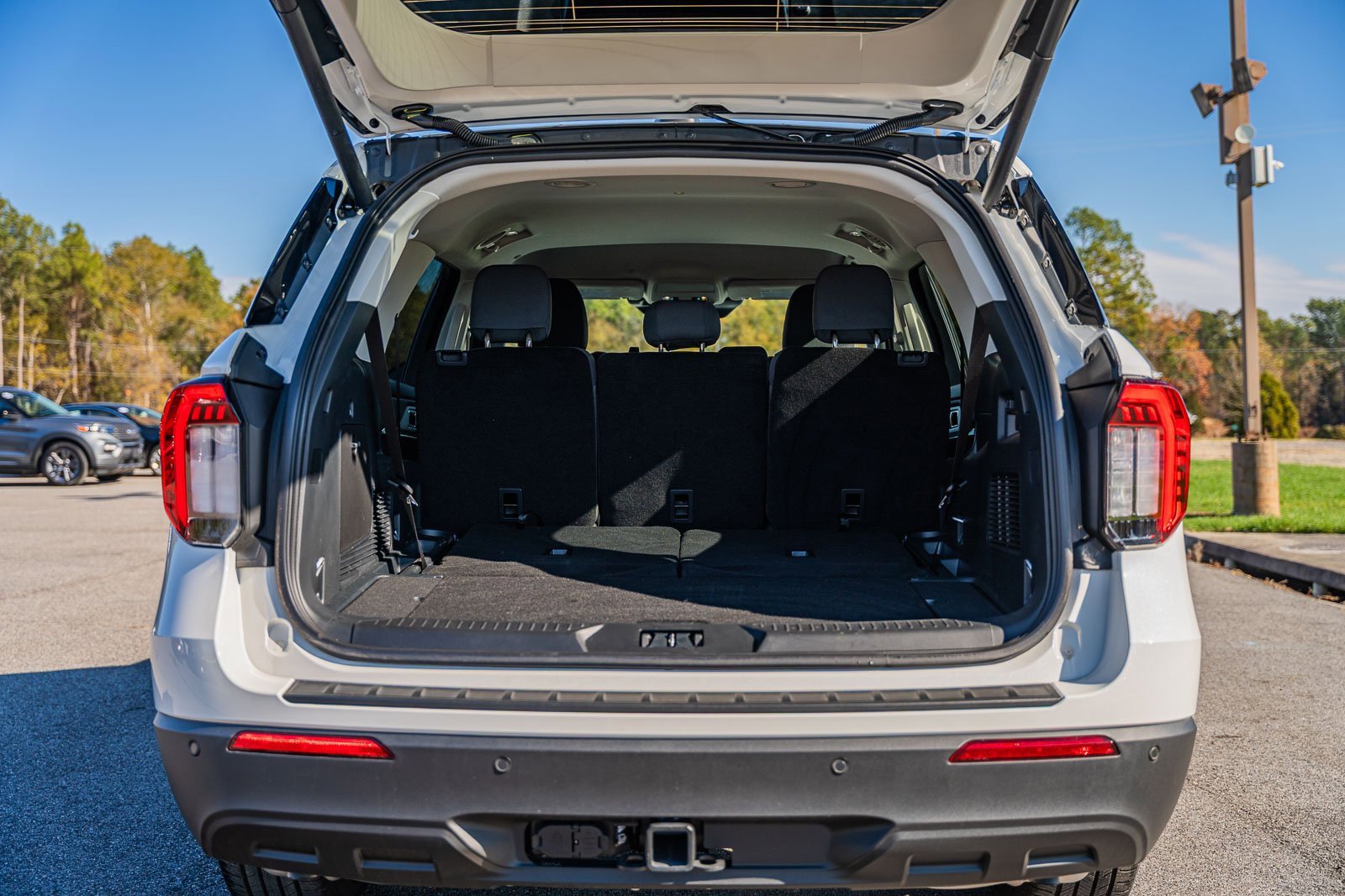 Certified 2025 Ford Explorer Active image 16