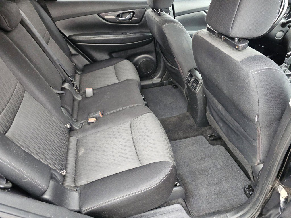 Used 2017 Nissan Rogue SV image 12