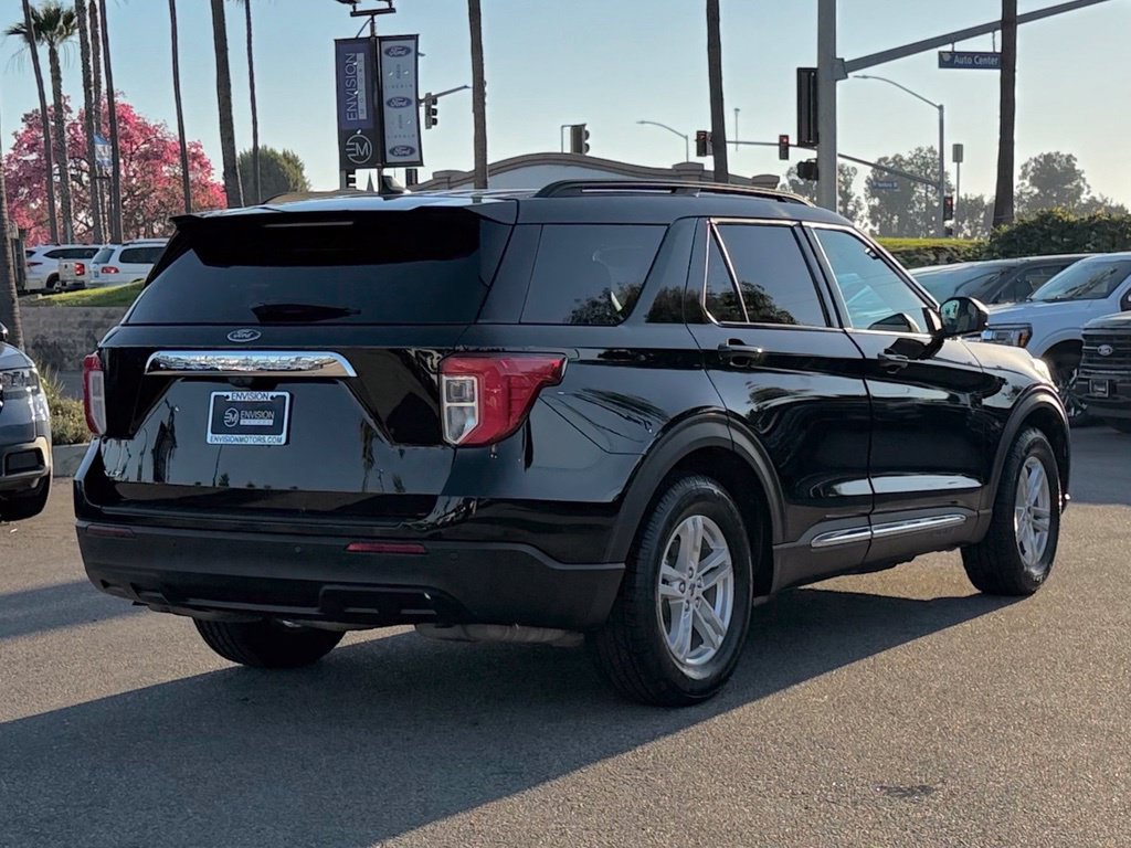Certified 2024 Ford Explorer XLT RWD image 8