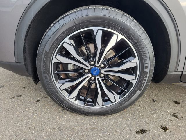 Certified 2022 Ford Escape SE w/ SE Sport Appearance Package image 15