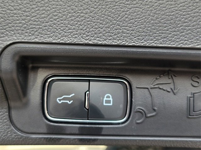 Certified 2023 Ford Explorer Platinum w/ Technology Package image 28