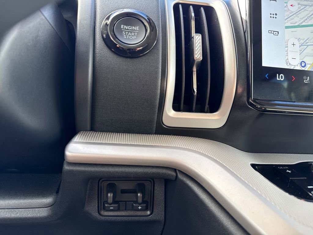 Certified 2025 Ford Expedition Active image 26