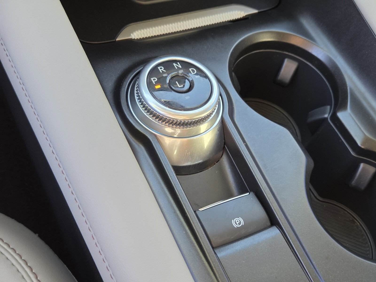 Certified 2025 Ford Explorer Active w/ Active Comfort Package image 25