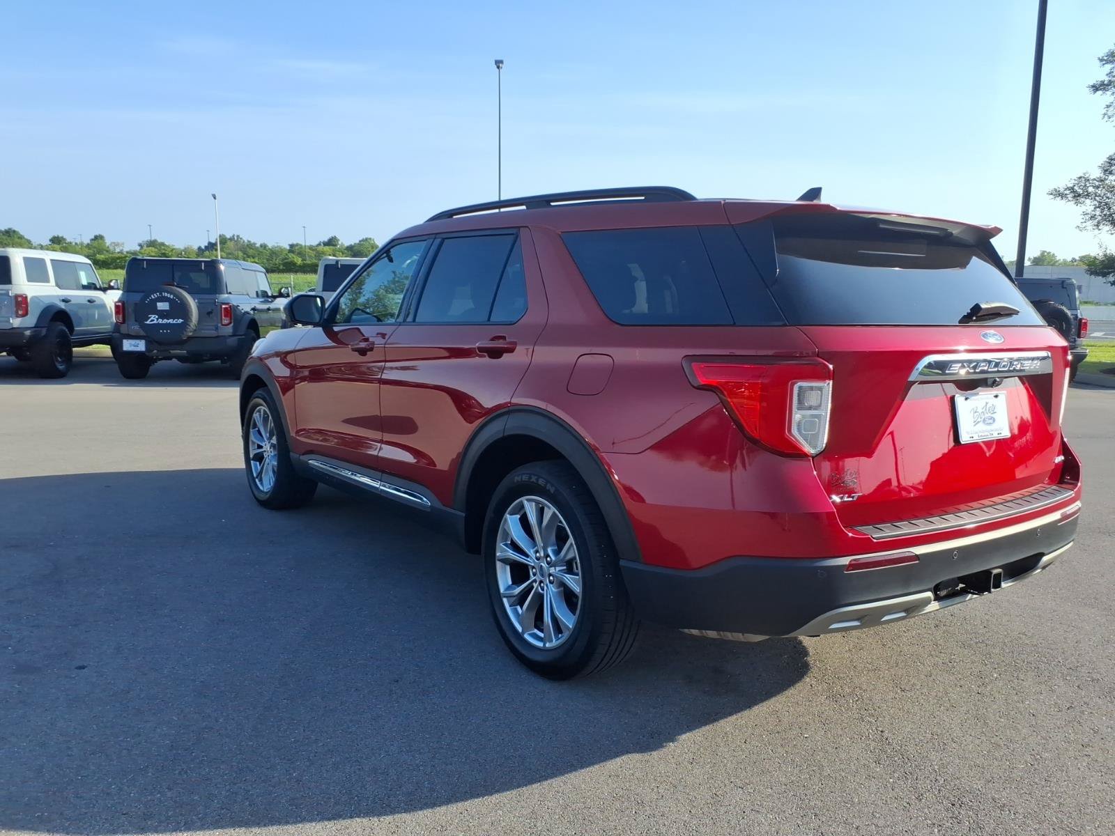 Certified 2021 Ford Explorer XLT w/ Equipment Group 202A AWD/4WD image 5