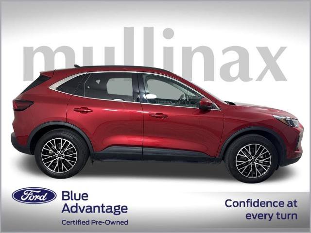 Certified 2025 Ford Escape SE w/ PHEV Premium Package image 2