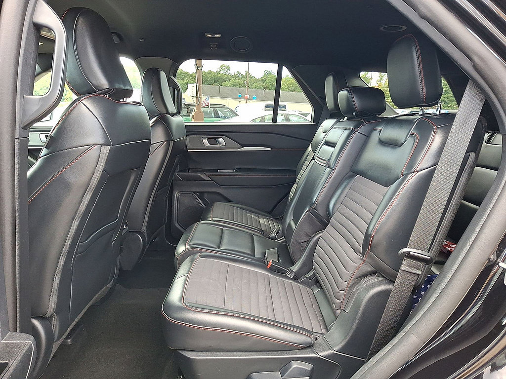 Certified 2025 Ford Explorer ST-Line w/ ST-Line Street Pack AWD/4WD image 26