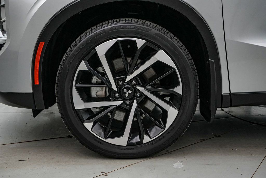 Used 2024 Mitsubishi Outlander SE image 10