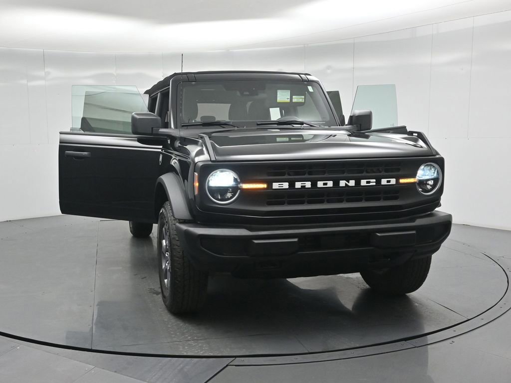 Certified 2025 Ford Bronco Big Bend image 3