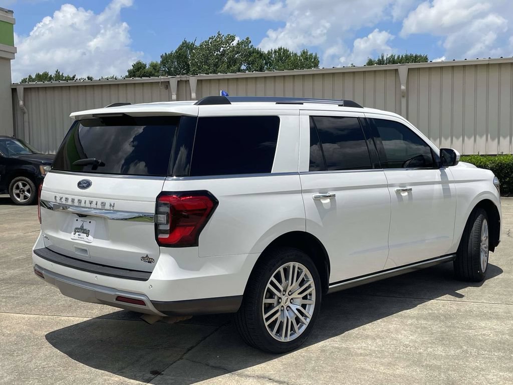 Certified 2024 Ford Expedition Limited RWD image 3