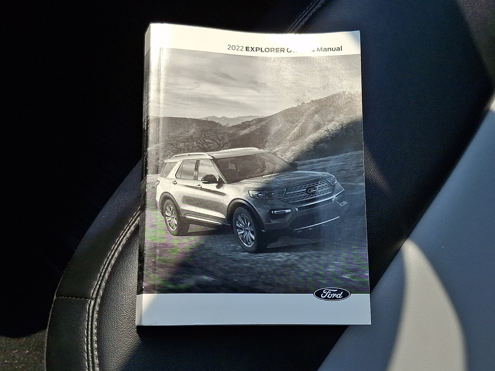 Certified 2022 Ford Explorer XLT w/ Equipment Group 202A AWD/4WD image 26