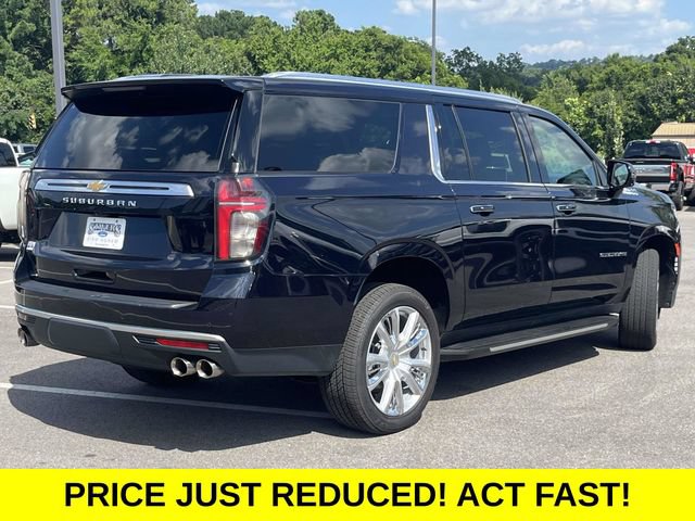 Used 2023 Chevrolet Suburban High Country AWD/4WD image 3