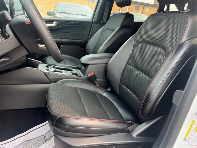 Certified 2024 Ford Escape ST-Line w/ Tech Pack #1 AWD/4WD image 18