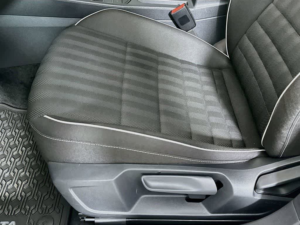 Used 2024 Volkswagen Jetta Sport FWD image 28