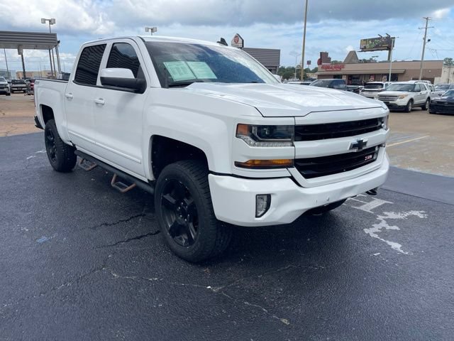 Used 2018 Chevrolet Silverado 1500 LT w/ Texas Edition AWD/4WD image 11