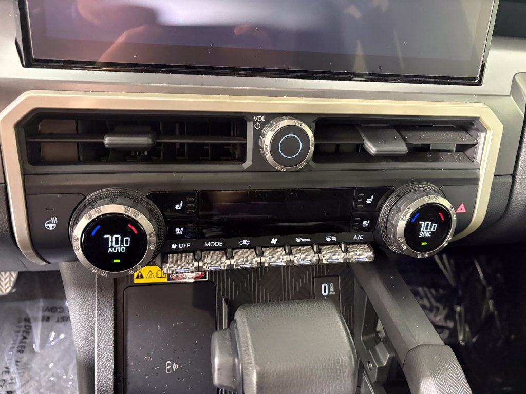 Used 2024 Toyota Tacoma TRD Off-Road w/ TRD Off Road Premium Package AWD/4WD image 19