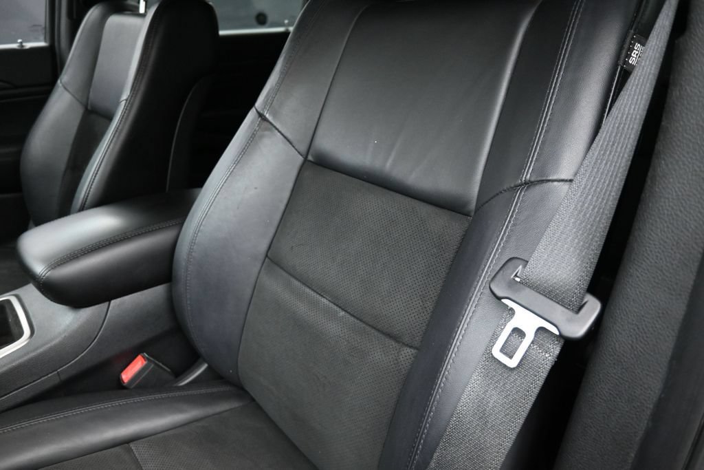 Used 2019 Jeep Grand Cherokee Altitude RWD image 18
