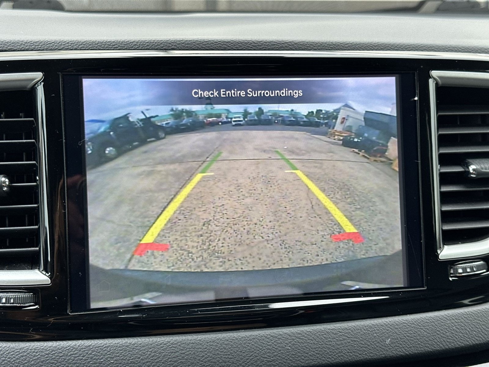 Used 2024 Chrysler Pacifica Touring-L FWD image 20