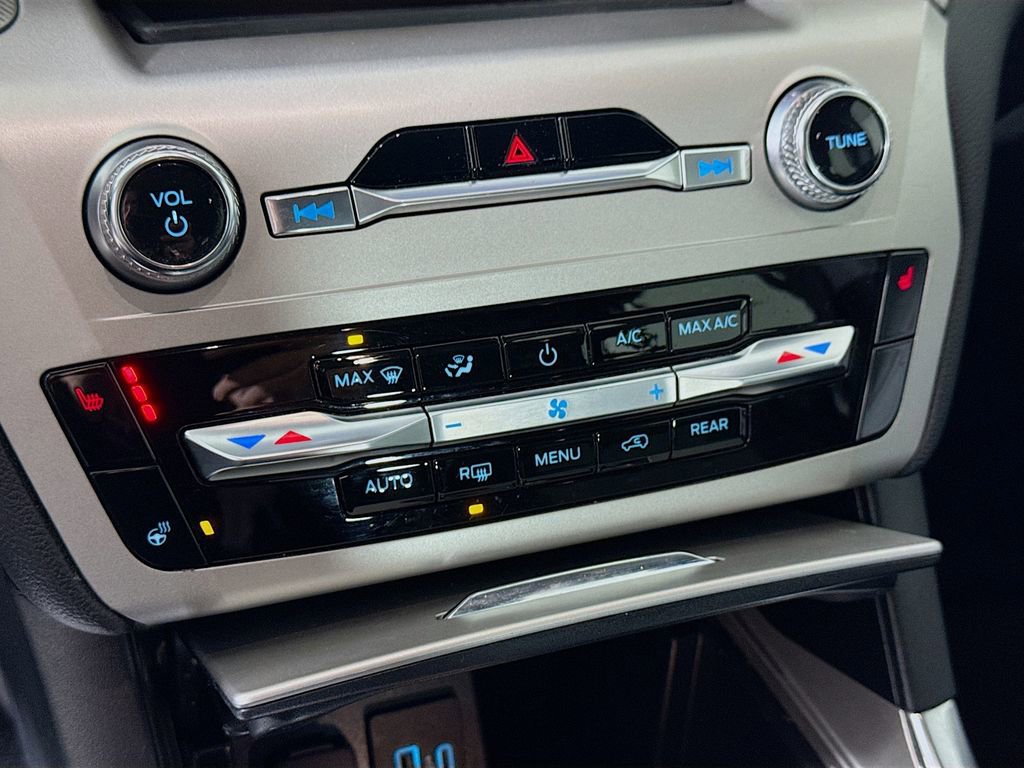 Certified 2022 Ford Explorer XLT w/ Equipment Group 202A image 16