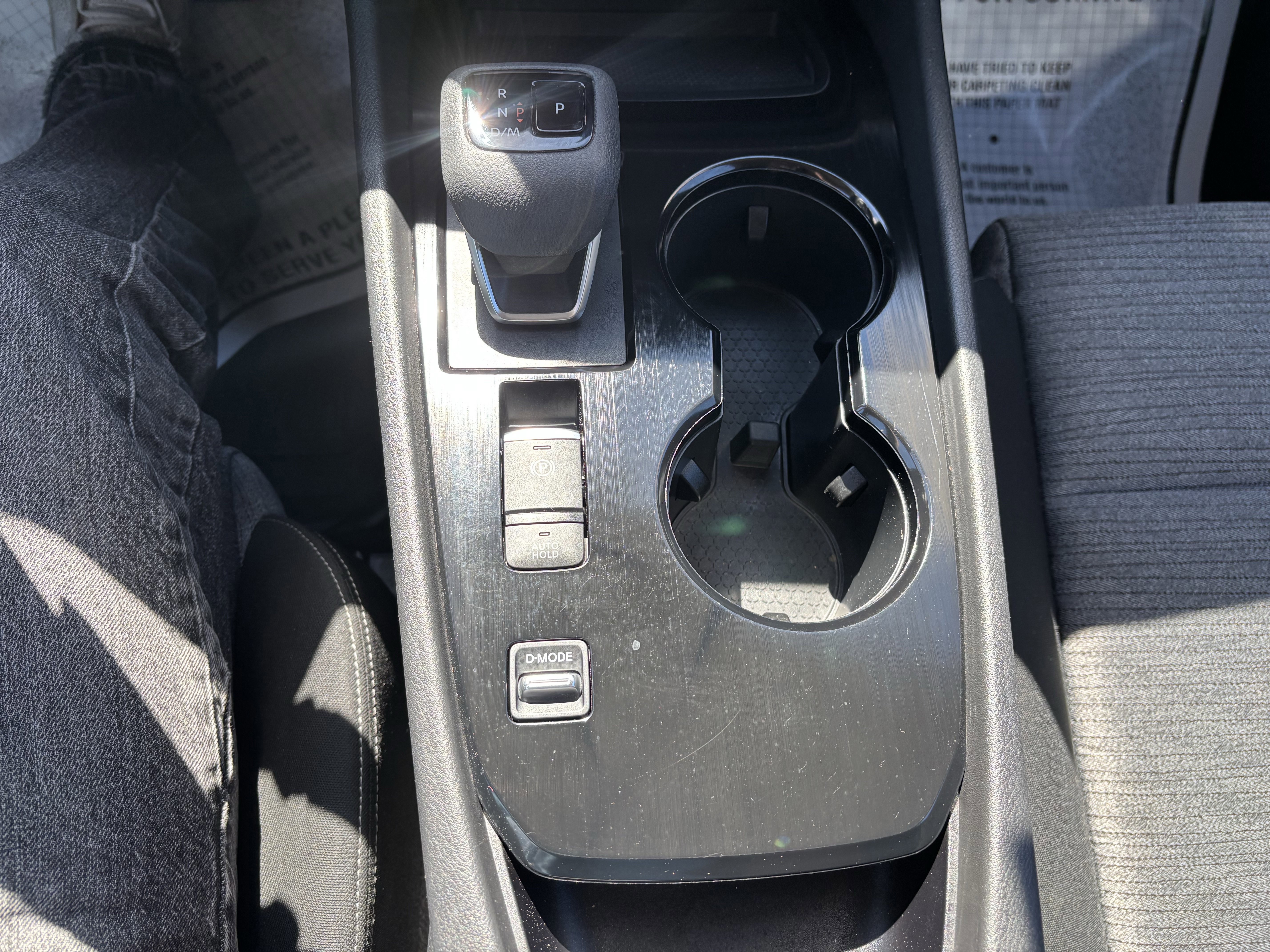 Used 2023 Nissan Rogue SV image 34