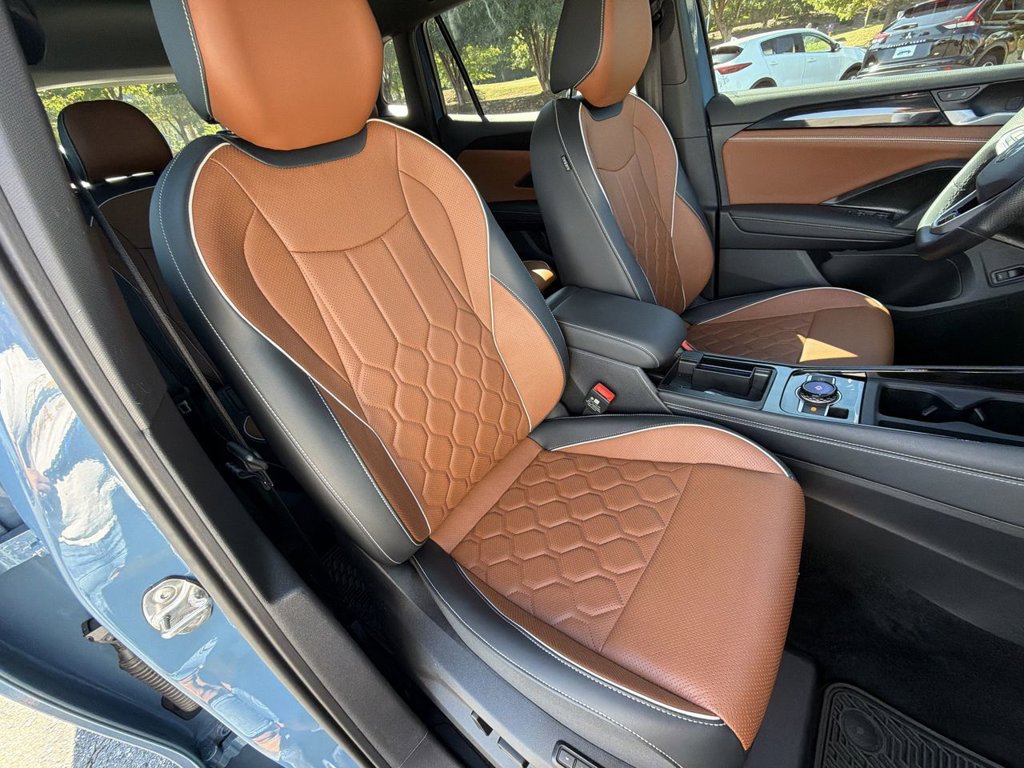 Used 2025 Volkswagen Tiguan SEL R-Line AWD/4WD image 29
