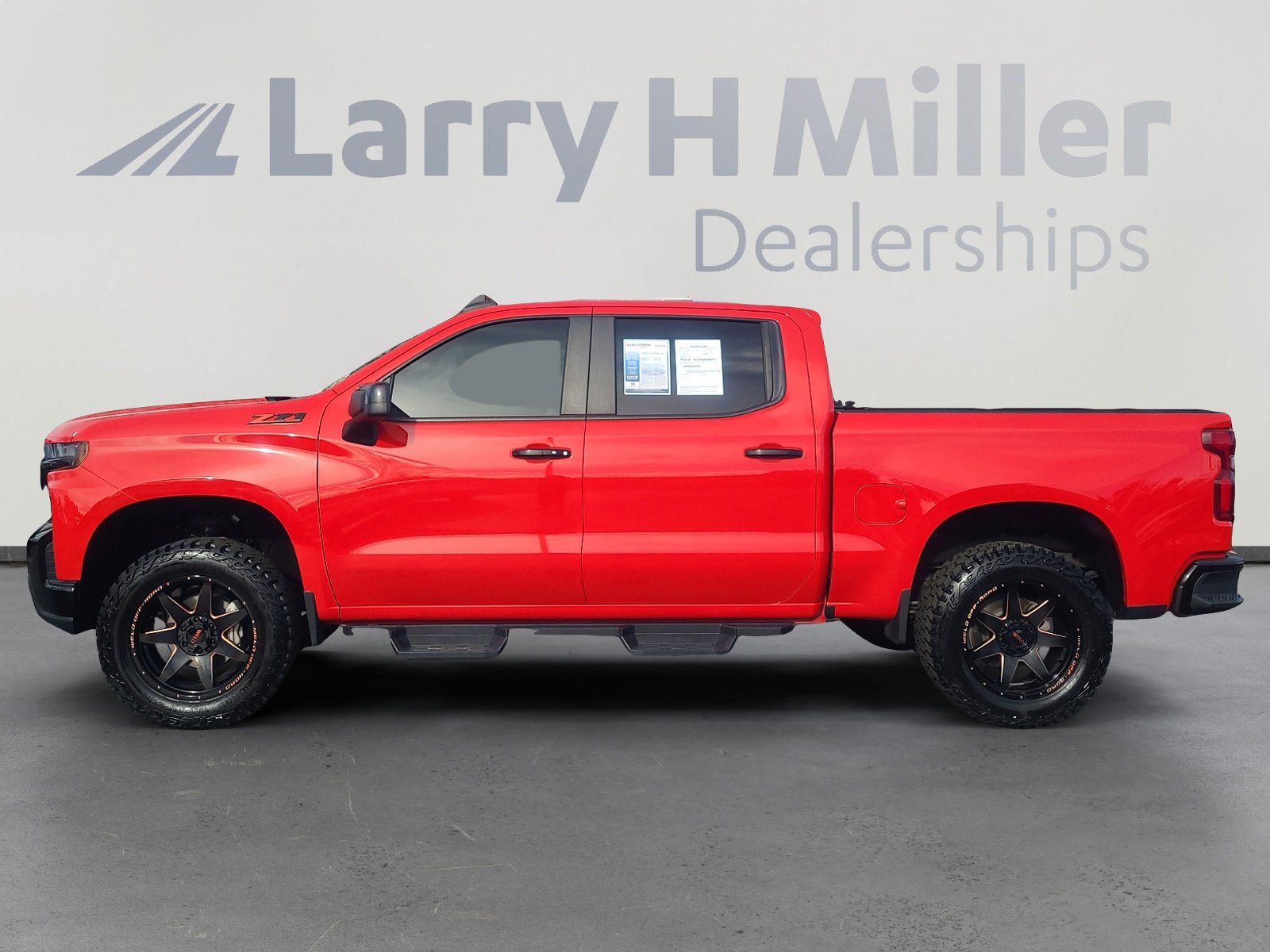 Used 2020 Chevrolet Silverado 1500 LT Trail Boss image 2