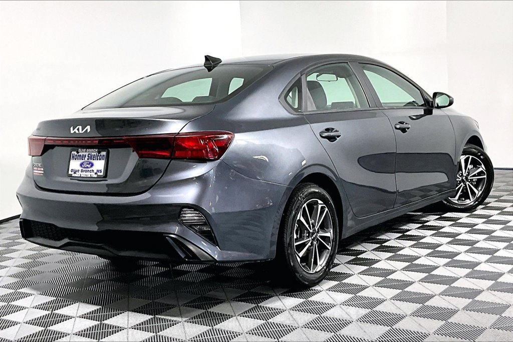 Used 2024 Kia Forte LXS FWD image 12